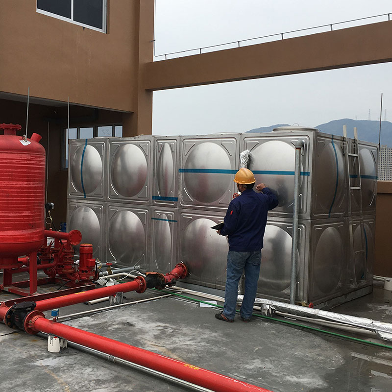 山東中南科萊空調(diào)設(shè)備有限公司不銹鋼水箱安裝案例