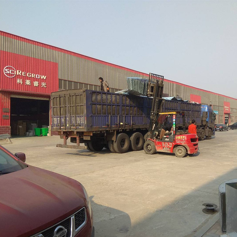 山東中南科萊空調(diào)設(shè)備有限公司車間發(fā)貨裝車